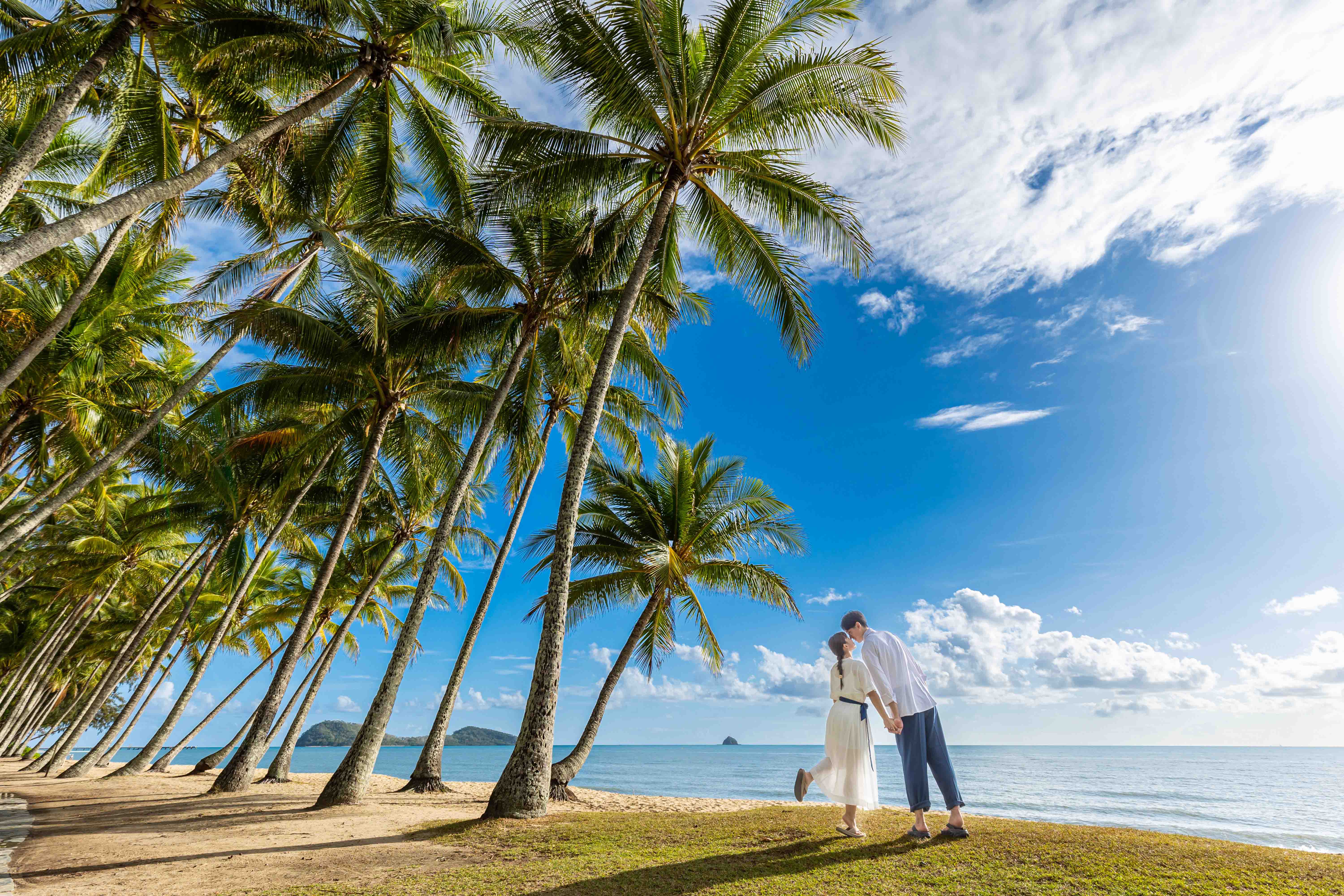 専用車にてビーチへ移動・撮影